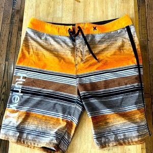 Hurley men’s board shorts